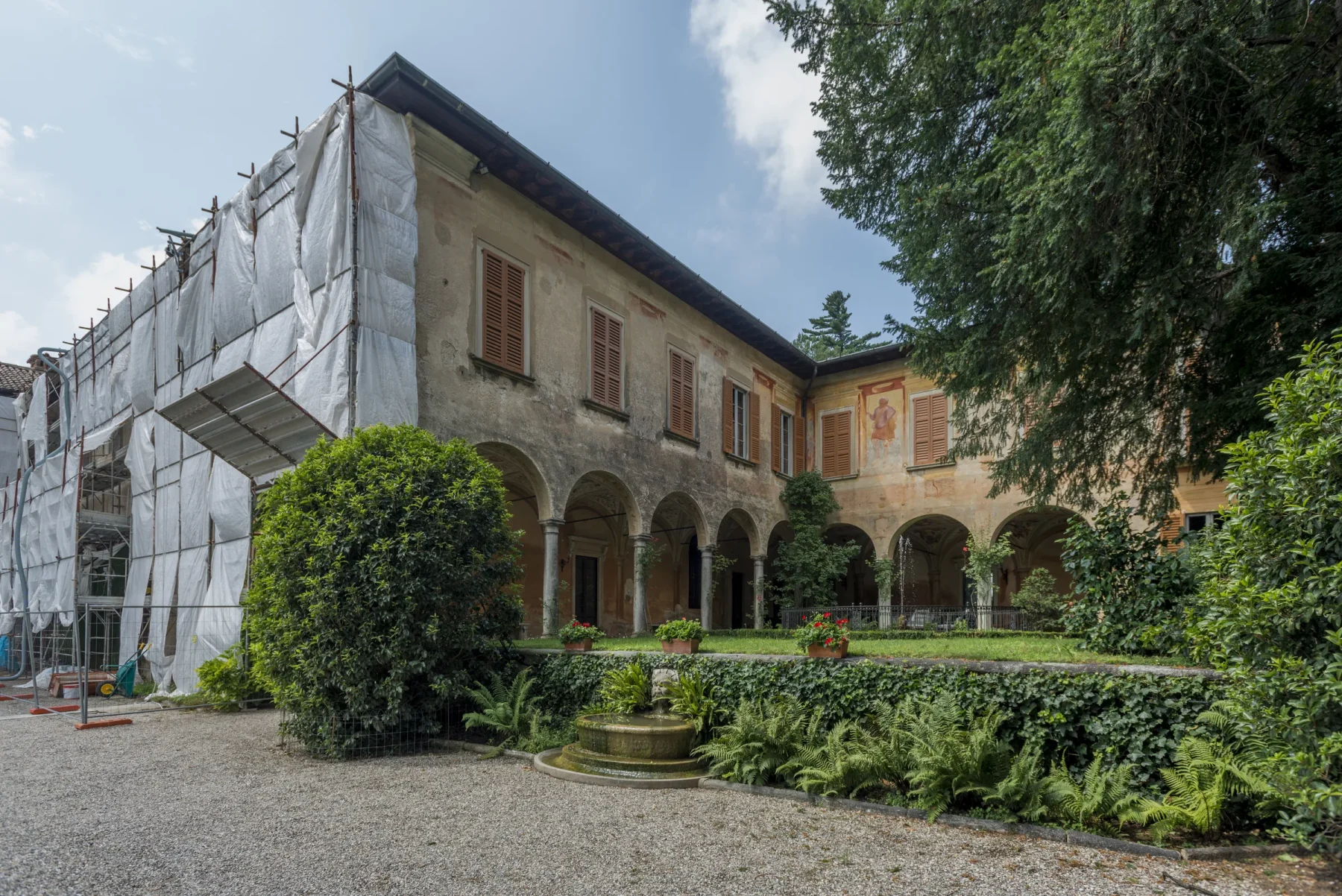 Privato – Restauro Castello di Frascarolo Induno Olona: progetto realizzato da Albini e Castelli